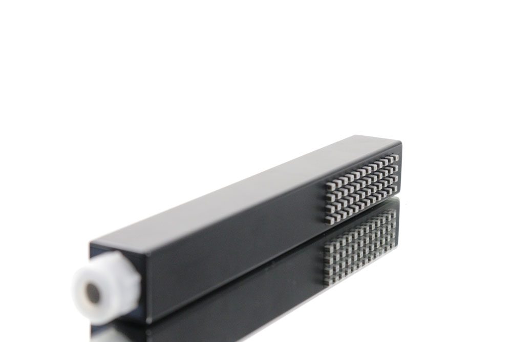 Doccia quadra in ABS NERO OPACO, a getto fisso, 28x28 mm - BagnoPro